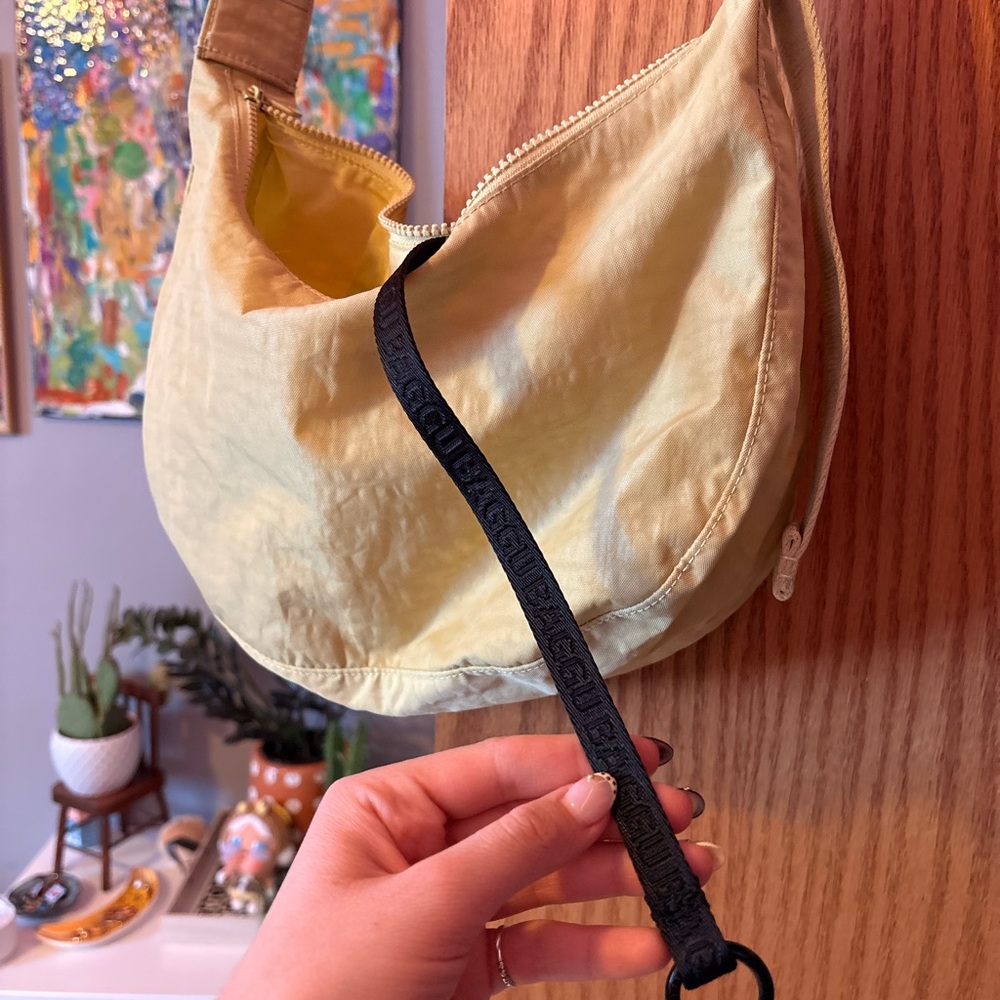 Baggu Butter Yellow Crescent Bag (Medium) - Picture 3 of 4